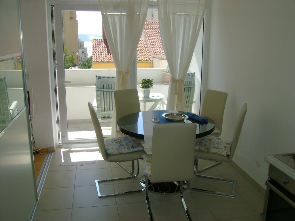 Apartment Small Pearl Split Rum bild