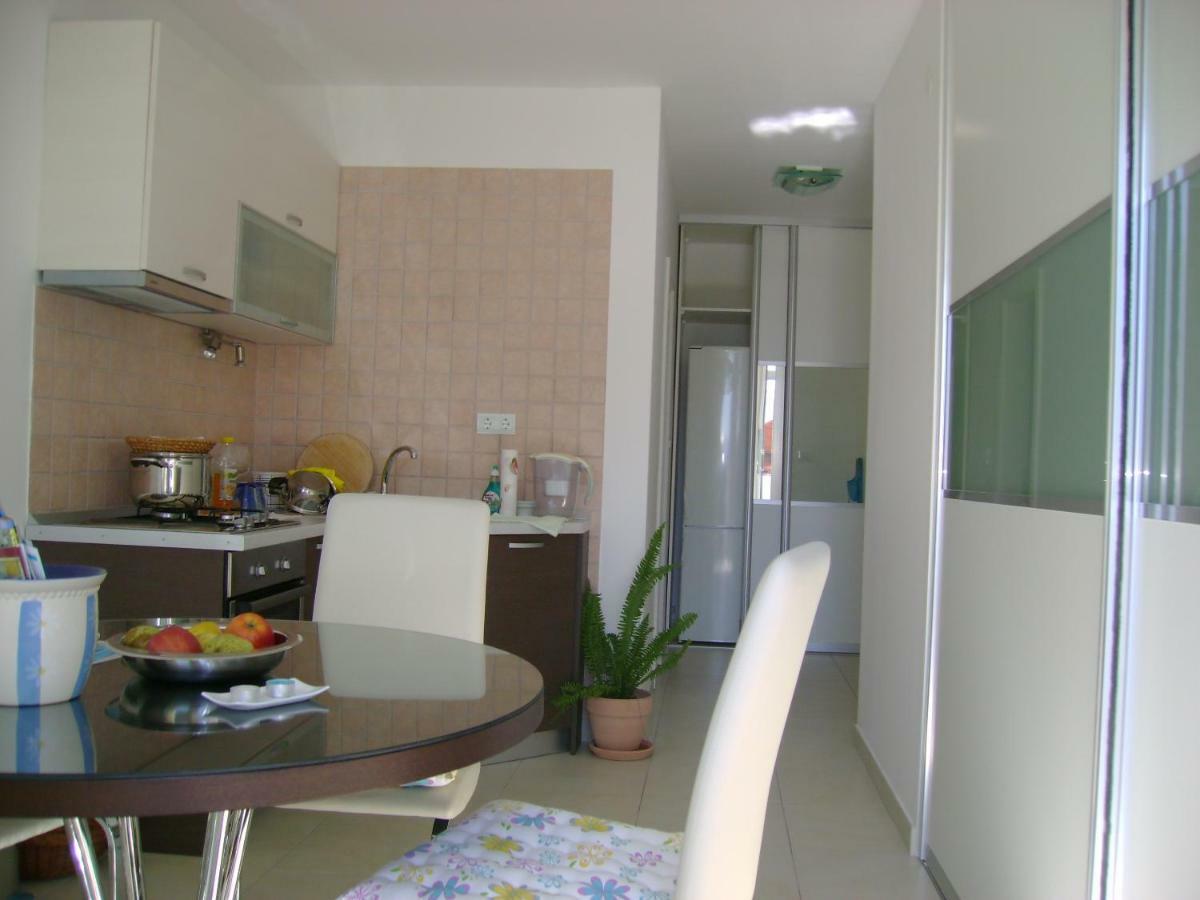 Apartment Small Pearl Split Exteriör bild